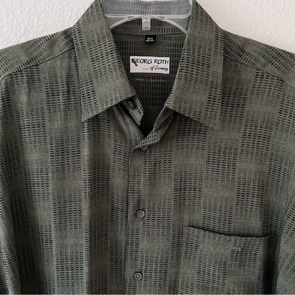 Georg Roth Green Button-Up Collared Top - Picture 2 of 7